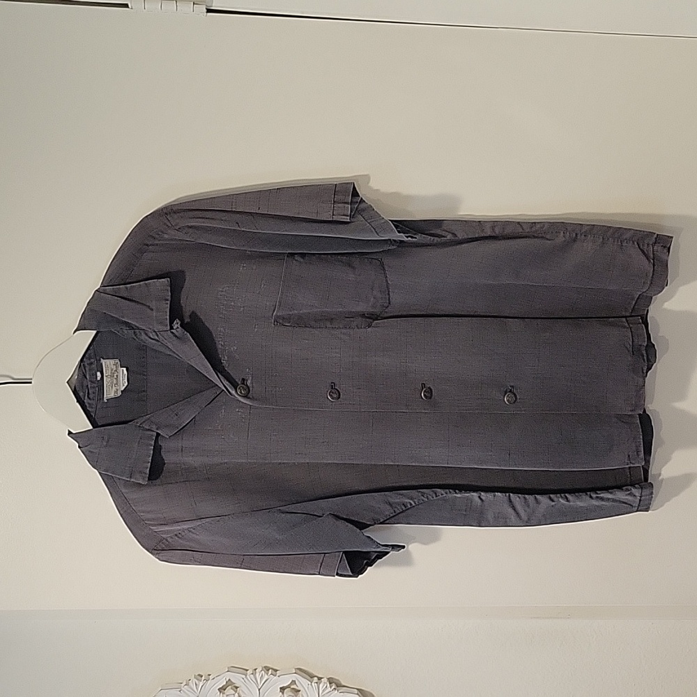 Men's size L Hawaiian style shirt, 55% cotton, 45% rayon, charcoal grey
